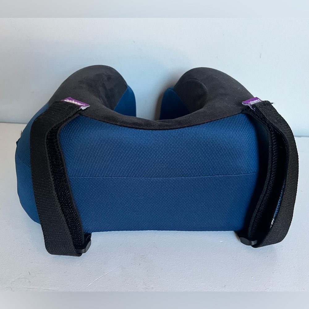 Cabeau Travel Neck Memory foam Support Pillow - Picture 3 of 9
